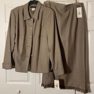 Harvé Benard Brown wool suit